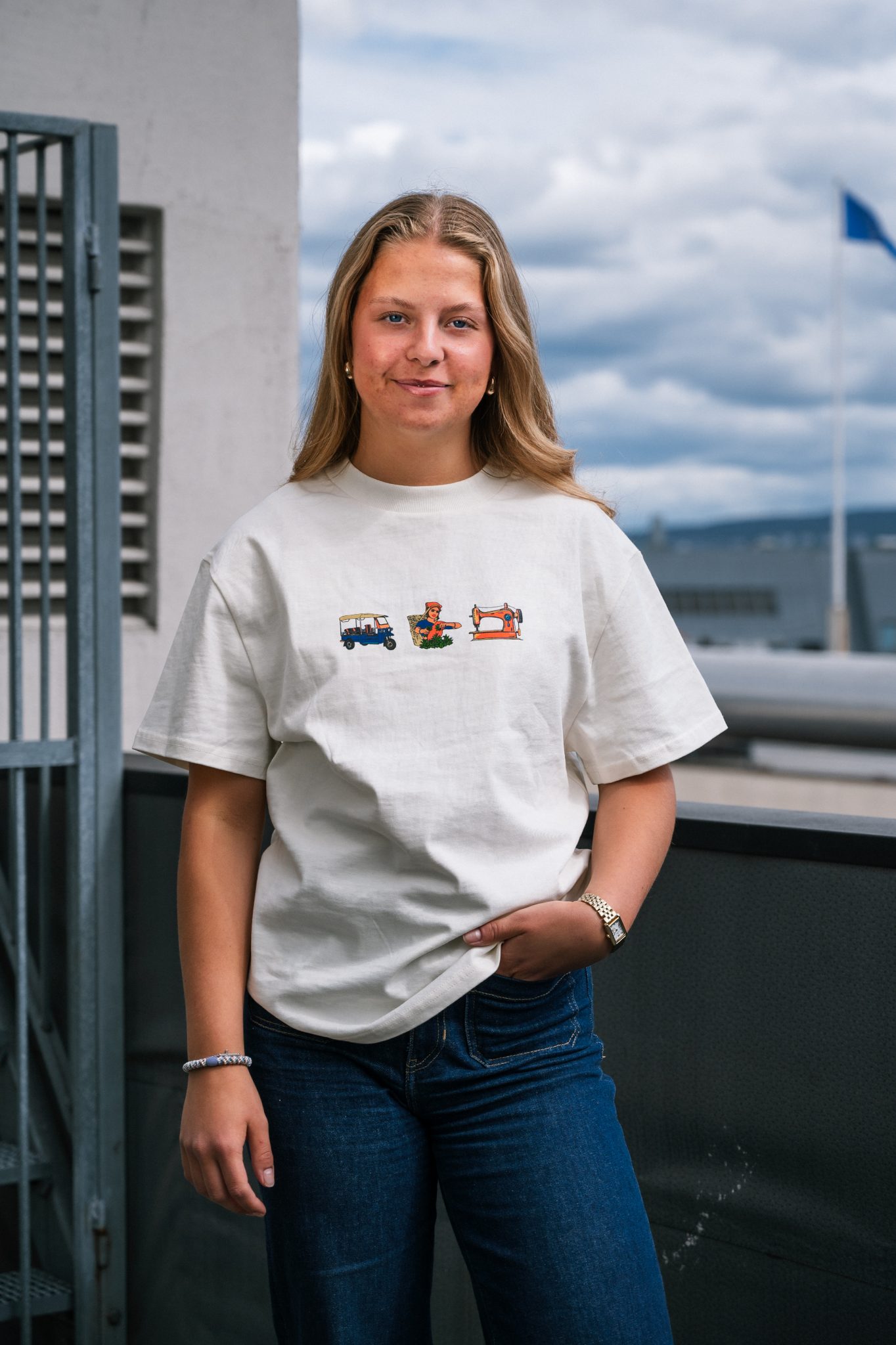 Kompis t-skjorte med illustrasjoner