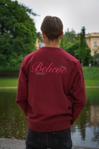 Soul Children crewneck (burgunder) - Bilde 4